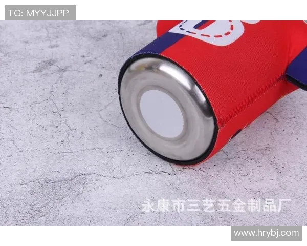 保温杯与足球明星的完美结合打造运动时尚新风潮